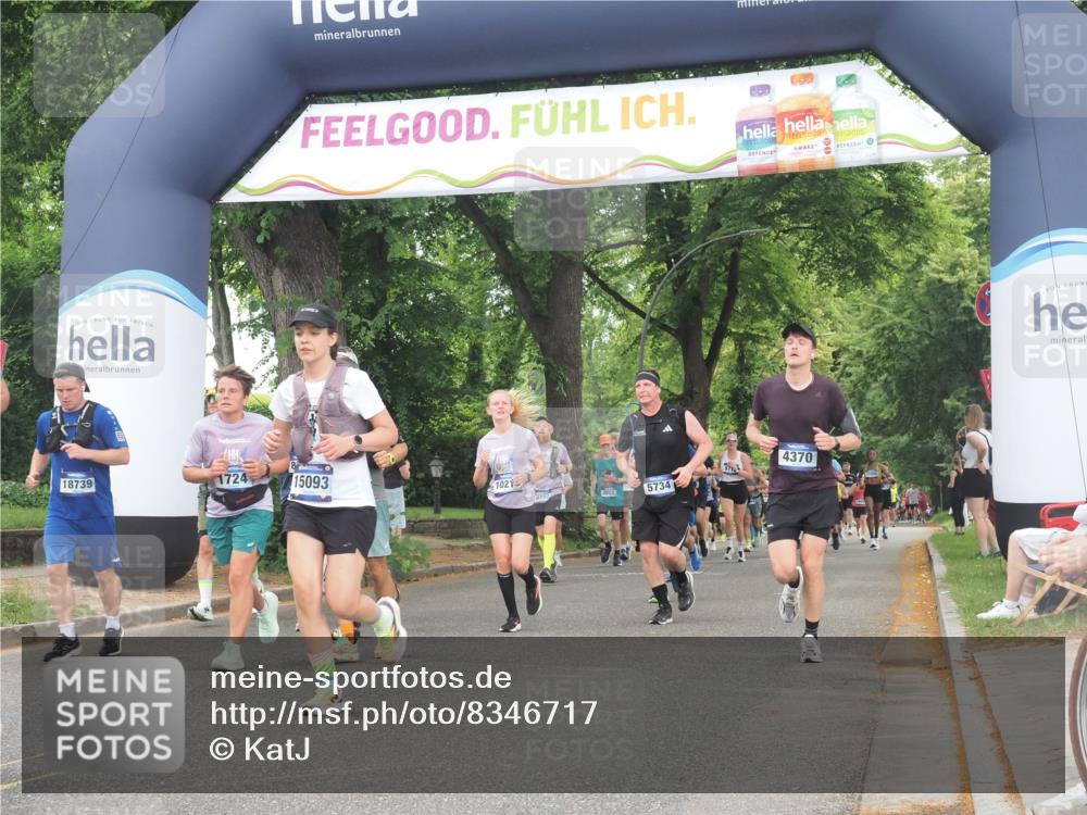 29.06.2025 - hella hamburg halbmarathon KatJ http://msf.ph/oto/8346717 29.06.2025 10:49:48 Zwischen KM18-KM19 1126, 1722, 1724, 4370, 4665, 5734, 6311, 8469 meine-sportfotos.de