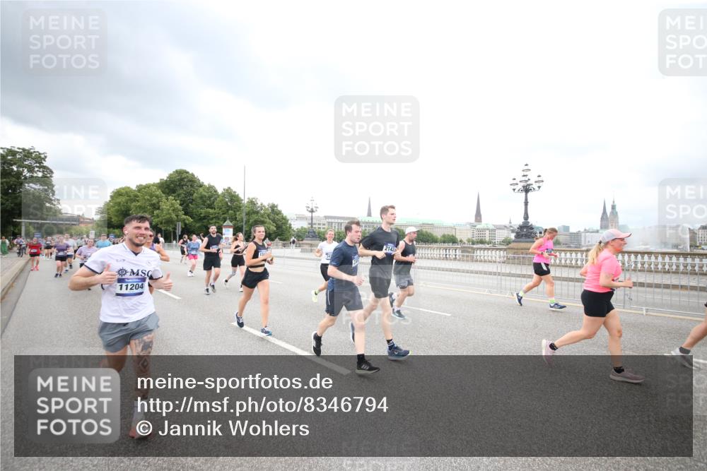29.06.2025 - hella hamburg halbmarathon Jannik Wohlers http://msf.ph/oto/8346794 29.06.2025 10:56:15 Lombardsbrücke 1047, 2143, 2307, 2887, 2991, 3418, 3438, 3516, 3517, 3520, 3614, 3675, 3676, 3953, 3987, 4094, 4118, 4773, 5237, 5438, 5911, 5944, 6348, 6349, 7307, 8108, 8150, 8606, 8939, 8943, 9172, 9210, 9517, 9902, 9905, 9910, 10555, 10569, 10571, 10932, 10936, 11047, 11089, 11204, 12221, 12328, 12354, 12543, 12993, 13096, 13108, 13834, 14711, 14746, 15215, 15747, 15748, 15823, 16034, 16934, 17494, 17797, 18047, 18197 meine-sportfotos.de