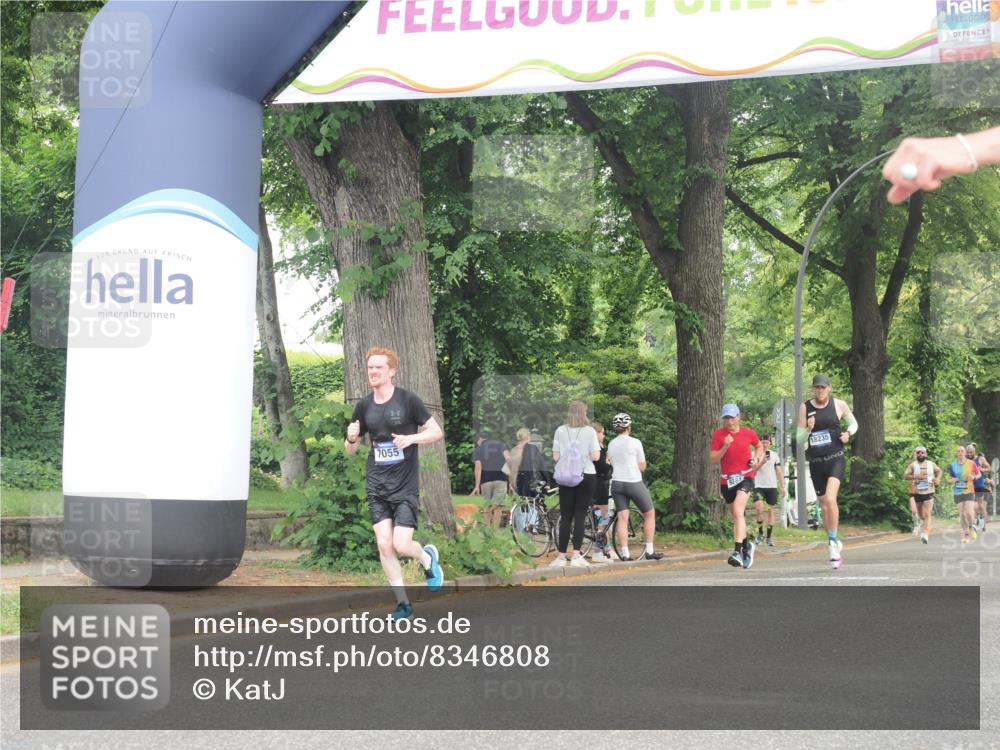 29.06.2025 - hella hamburg halbmarathon KatJ http://msf.ph/oto/8346808 29.06.2025 10:20:11 Zwischen KM18-KM19 7055 meine-sportfotos.de