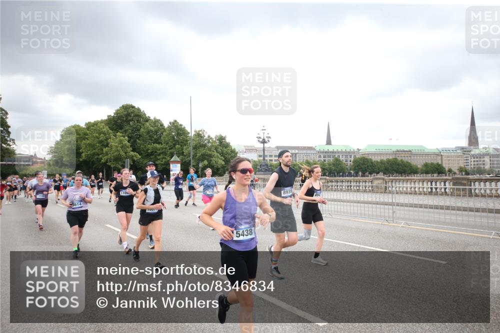 29.06.2025 - hella hamburg halbmarathon Jannik Wohlers http://msf.ph/oto/8346834 29.06.2025 10:56:16 Lombardsbrücke 1047, 2143, 2307, 2887, 2991, 3418, 3438, 3516, 3517, 3520, 3614, 3675, 3676, 3953, 4094, 4118, 4773, 5237, 5438, 5911, 5944, 6348, 6349, 7307, 7381, 8108, 8150, 8606, 8939, 8943, 9172, 9210, 9517, 9902, 9905, 9910, 10555, 10569, 10571, 10932, 10936, 11047, 11089, 11204, 12221, 12328, 12354, 12543, 12993, 13096, 13108, 13834, 14117, 14711, 14746, 15215, 15747, 15748, 15823, 16034, 16934, 17797, 18047, 18197 meine-sportfotos.de