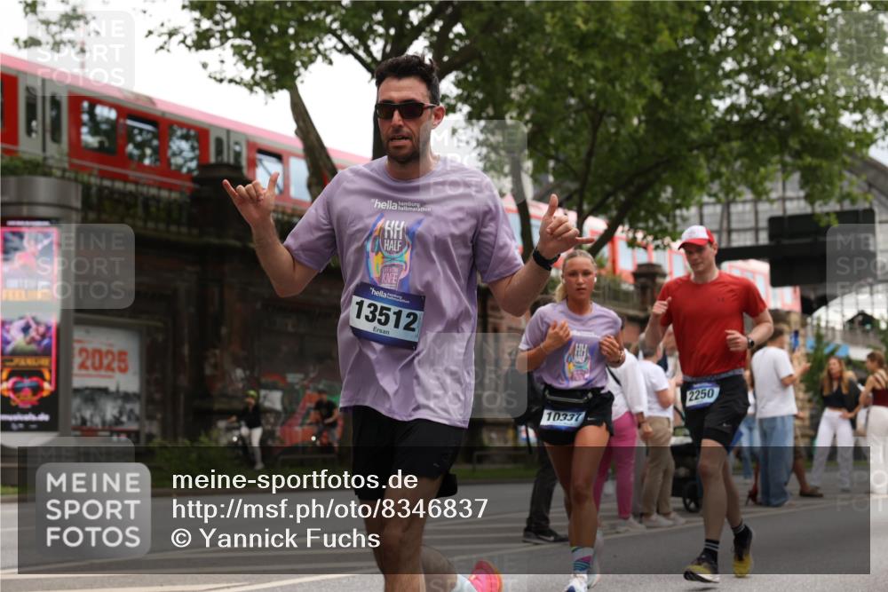 29.06.2025 - hella hamburg halbmarathon Yannick Fuchs http://msf.ph/oto/8346837 29.06.2025 10:52:28 20KM 1319, 1833, 2159, 2250, 2619, 2711, 2996, 3251, 4550, 4767, 5675, 6592, 7659, 7856, 8089, 9230, 9553, 9555, 9835, 10020, 10268, 10319, 10518, 10539, 10703, 11394, 11605, 11808, 11846, 12378, 12495, 12734, 12735, 12809, 12879, 13287, 13512, 13654, 13694, 14355, 14673, 15197, 15527, 16189, 16409, 17531, 17665, 17814, 17839, 17967, 18682, 18727, 18833, 18985, 19002, 19003 meine-sportfotos.de