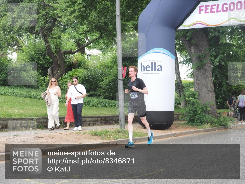29.06.2025 - hella hamburg halbmarathon KatJ http://msf.ph/oto/8346871 29.06.2025 10:20:12 Zwischen KM18-KM19 7055 meine-sportfotos.de