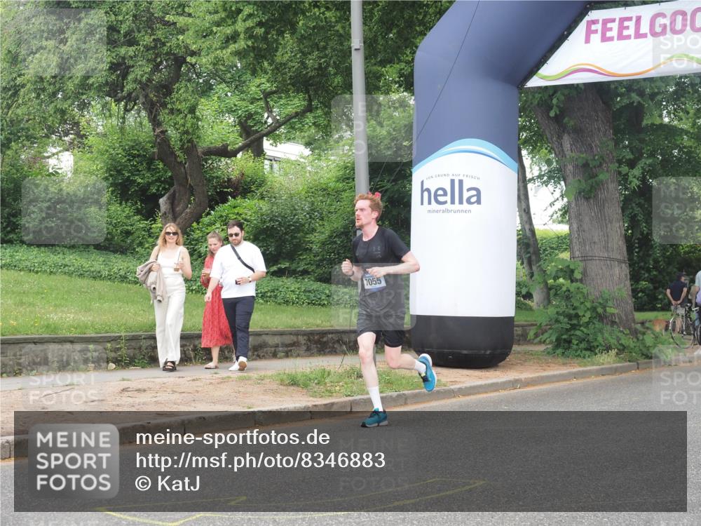 29.06.2025 - hella hamburg halbmarathon KatJ http://msf.ph/oto/8346883 29.06.2025 10:20:12 Zwischen KM18-KM19 7055 meine-sportfotos.de