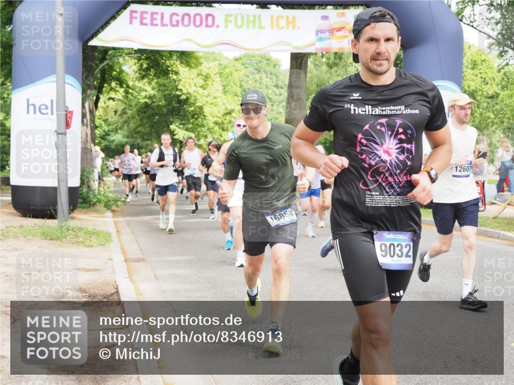 29.06.2025 - hella hamburg halbmarathon MichiJ http://msf.ph/oto/8346913 29.06.2025 10:40:41 Zwischen KM18-KM19 3334, 3999, 5077, 6723, 7918, 8335, 9032, 10724, 11009, 11333, 11689, 12607, 12910, 13033, 13865, 14239, 16467, 16780, 18418 meine-sportfotos.de