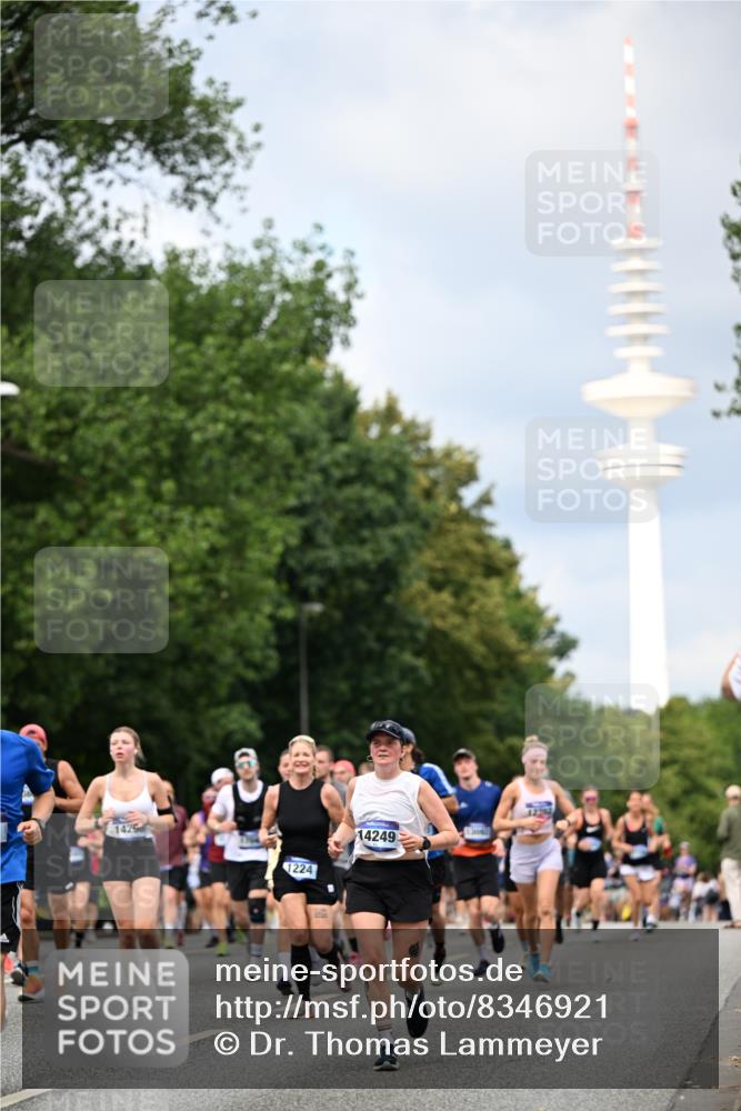 29.06.2025 - hella hamburg halbmarathon Dr. Thomas Lammeyer http://msf.ph/oto/8346921 29.06.2025 10:40:39 Kennedybrücke 1008, 1010, 1102, 1183, 1224, 1284, 3243, 3401, 3699, 3990, 4245, 4902, 4937, 5171, 5246, 5540, 5747, 5919, 6184, 6417, 8530, 8581, 9229, 9295, 9432, 9694, 9701, 10336, 10341, 10531, 10577, 10984 meine-sportfotos.de