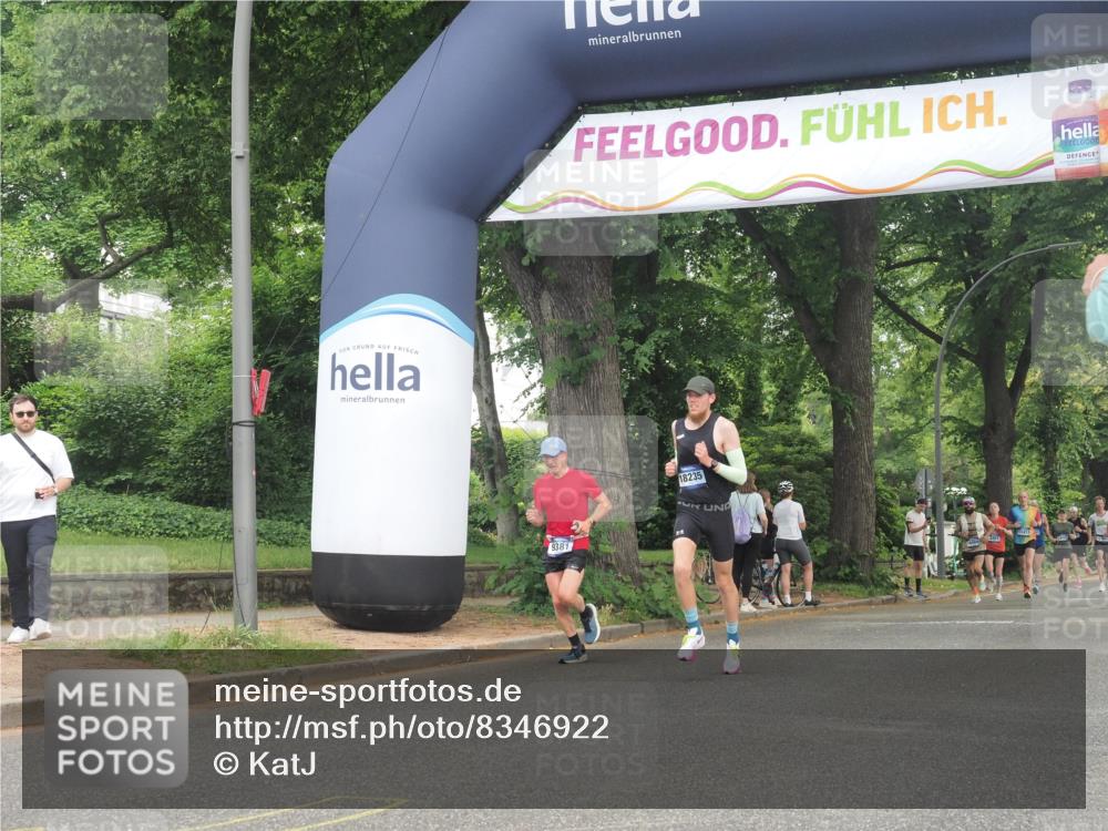 29.06.2025 - hella hamburg halbmarathon KatJ http://msf.ph/oto/8346922 29.06.2025 10:20:14 Zwischen KM18-KM19 7055 meine-sportfotos.de
