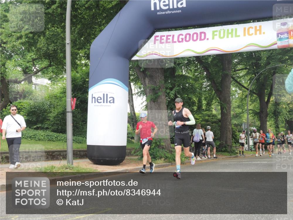 29.06.2025 - hella hamburg halbmarathon KatJ http://msf.ph/oto/8346944 29.06.2025 10:20:14 Zwischen KM18-KM19 7055 meine-sportfotos.de