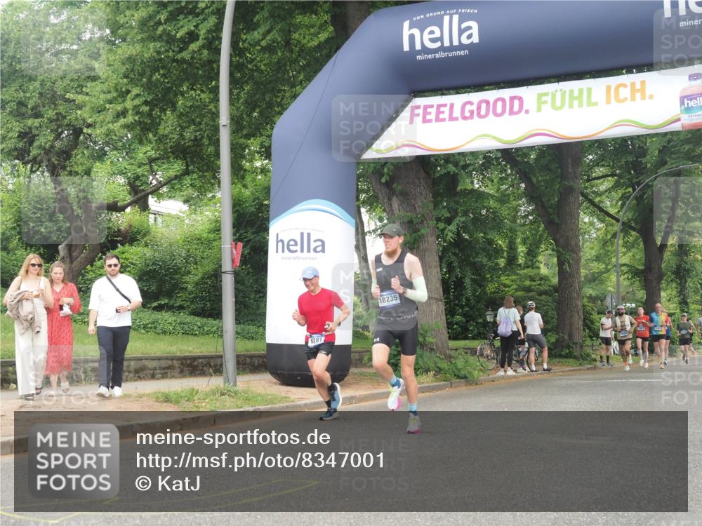 29.06.2025 - hella hamburg halbmarathon KatJ http://msf.ph/oto/8347001 29.06.2025 10:20:14 Zwischen KM18-KM19 7055 meine-sportfotos.de