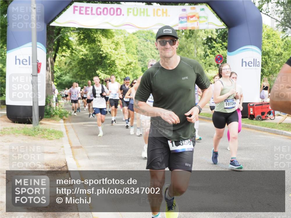 29.06.2025 - hella hamburg halbmarathon MichiJ http://msf.ph/oto/8347002 29.06.2025 10:40:42 Zwischen KM18-KM19 1267, 3334, 5077, 6723, 7509, 7918, 8335, 9032, 10549, 10724, 11009, 11333, 11689, 12607, 12910, 13033, 13297, 13865, 14239, 16467, 16780, 18418 meine-sportfotos.de