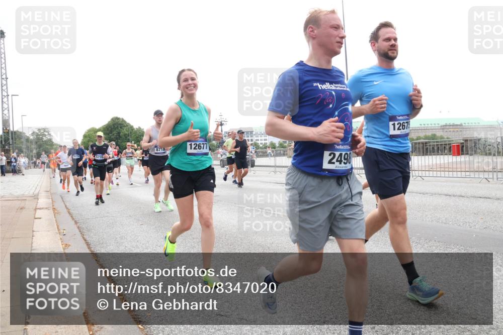 29.06.2025 - hella hamburg halbmarathon Lena Gebhardt http://msf.ph/oto/8347020 29.06.2025 10:38:31 Lombardsbrücke 8718, 16174, 5735, 20, 12677, 2498, 1267, 56, 1196, 1394, 1457, 1596, 1721, 1742, 1791, 1901, 1966, 2113, 2151, 2498, 2576, 2660, 2693, 2786, 3010, 3094, 3095, 3216, 3242, 3286, 3323, 3338, 3635, 3636, 3716, 3726, 3777, 3841, 3927, 4028, 4139, 4155, 4159, 4259, 4260, 4316, 4414, 4883, 4921, 5085, 5089, 5155, 5300, 5617, 5684, 5713, 5735, 5913, 6199, 6200, 6695, 6696, 6751, 6875, 6930, 7117, 7118, 7148, 7165, 7263, 7371, 7552, 7561, 7629, 7692, 7849, 7868, 7914, 8367 meine-sportfotos.de
