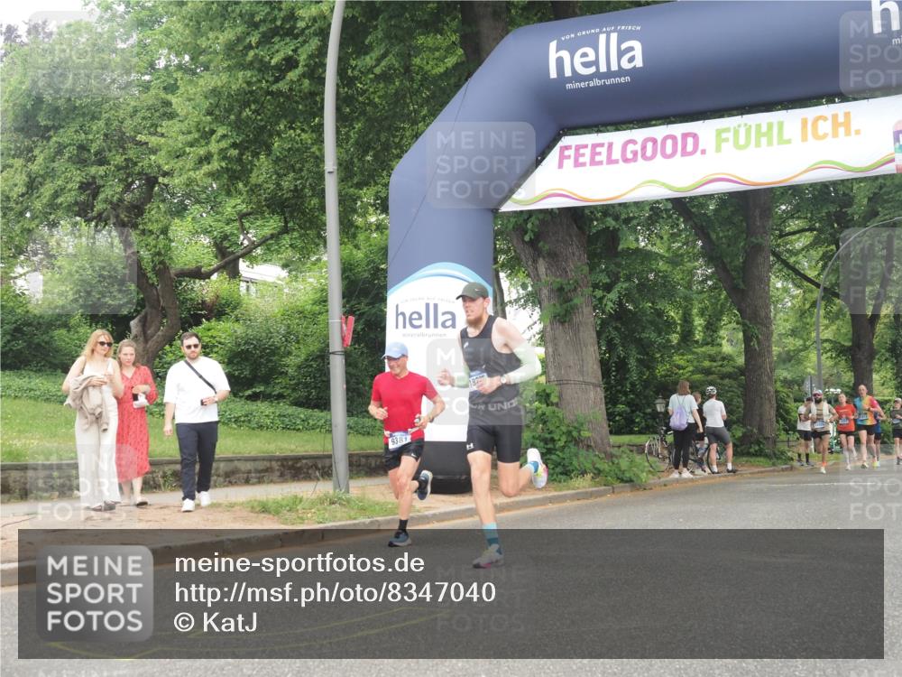 29.06.2025 - hella hamburg halbmarathon KatJ http://msf.ph/oto/8347040 29.06.2025 10:20:15 Zwischen KM18-KM19 7055 meine-sportfotos.de