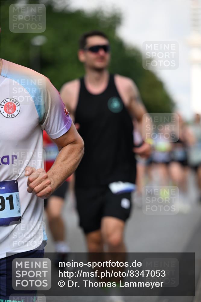 29.06.2025 - hella hamburg halbmarathon Dr. Thomas Lammeyer http://msf.ph/oto/8347053 29.06.2025 09:56:11 Kennedybrücke 1139, 1169, 1220, 1415, 1512, 1604, 2233, 3109, 3124, 3305, 4080, 4497, 4691, 4915, 5007, 5011, 5477, 6373, 6711, 7067, 7191, 7432, 7451, 7865, 7961, 8467, 8852, 9444, 10099, 10251, 10493, 10741, 10796 meine-sportfotos.de