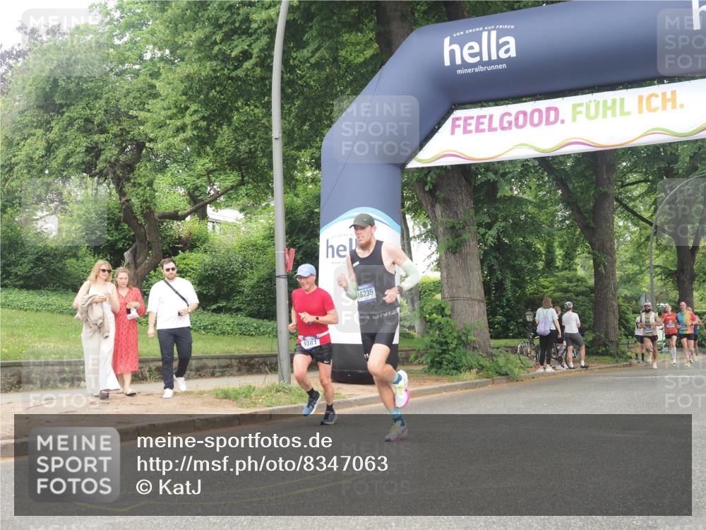 29.06.2025 - hella hamburg halbmarathon KatJ http://msf.ph/oto/8347063 29.06.2025 10:20:15 Zwischen KM18-KM19 7055 meine-sportfotos.de