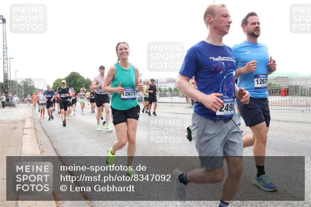 29.06.2025 - hella hamburg halbmarathon Lena Gebhardt http://msf.ph/oto/8347092 29.06.2025 10:38:31 Lombardsbrücke 16174, 5735, 20, 12677, 2498, 1267, 56, 1196, 1394, 1457, 1596, 1721, 1742, 1791, 1901, 1966, 2113, 2151, 2498, 2576, 2660, 2693, 2786, 3010, 3094, 3095, 3216, 3242, 3286, 3323, 3338, 3635, 3636, 3716, 3726, 3777, 3841, 3927, 4028, 4139, 4155, 4159, 4259, 4260, 4316, 4414, 4883, 4921, 5085, 5089, 5155, 5300, 5617, 5684, 5713, 5735, 5913, 6199, 6200, 6695, 6696, 6751, 6875, 6930, 7117, 7118, 7148, 7165, 7263, 7371, 7552, 7561, 7629, 7692, 7849, 7868, 7914, 8367 meine-sportfotos.de
