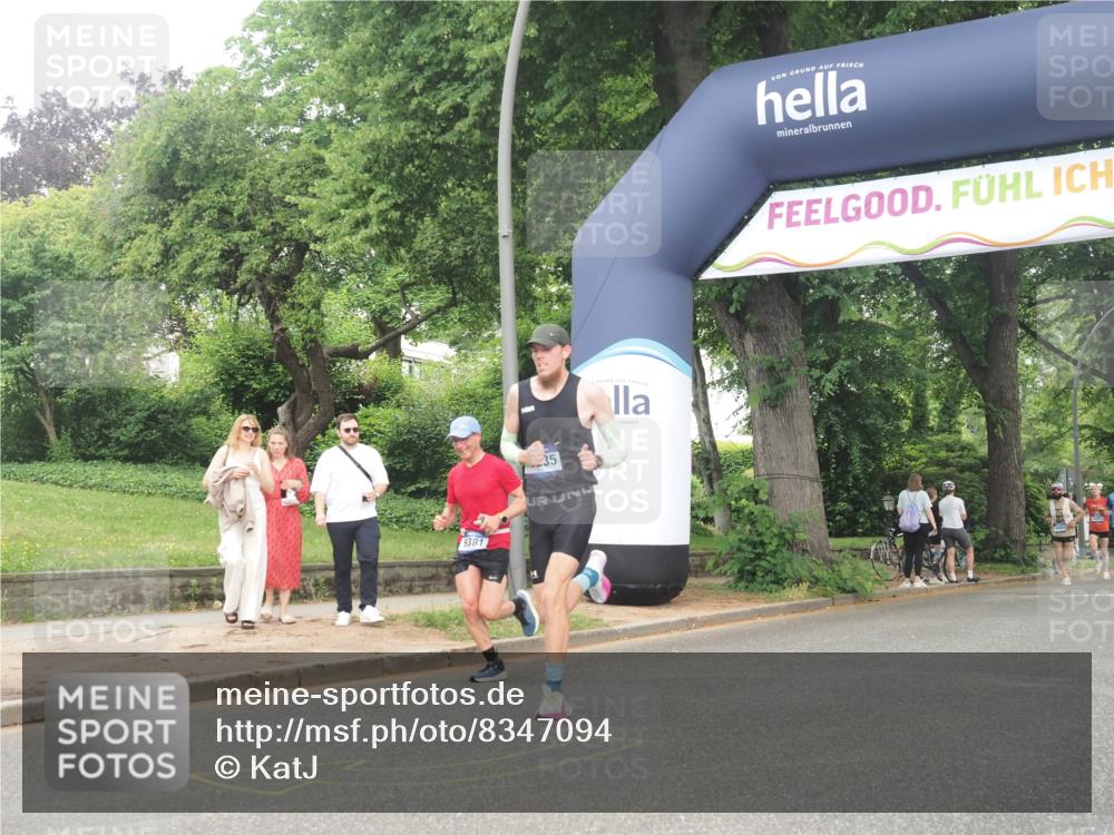 29.06.2025 - hella hamburg halbmarathon KatJ http://msf.ph/oto/8347094 29.06.2025 10:20:15 Zwischen KM18-KM19 7055 meine-sportfotos.de