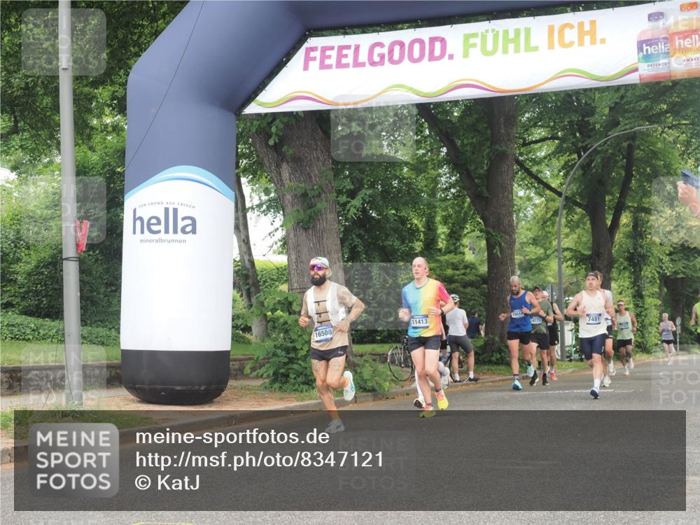 29.06.2025 - hella hamburg halbmarathon KatJ http://msf.ph/oto/8347121 29.06.2025 10:20:18 Zwischen KM18-KM19 7055 meine-sportfotos.de