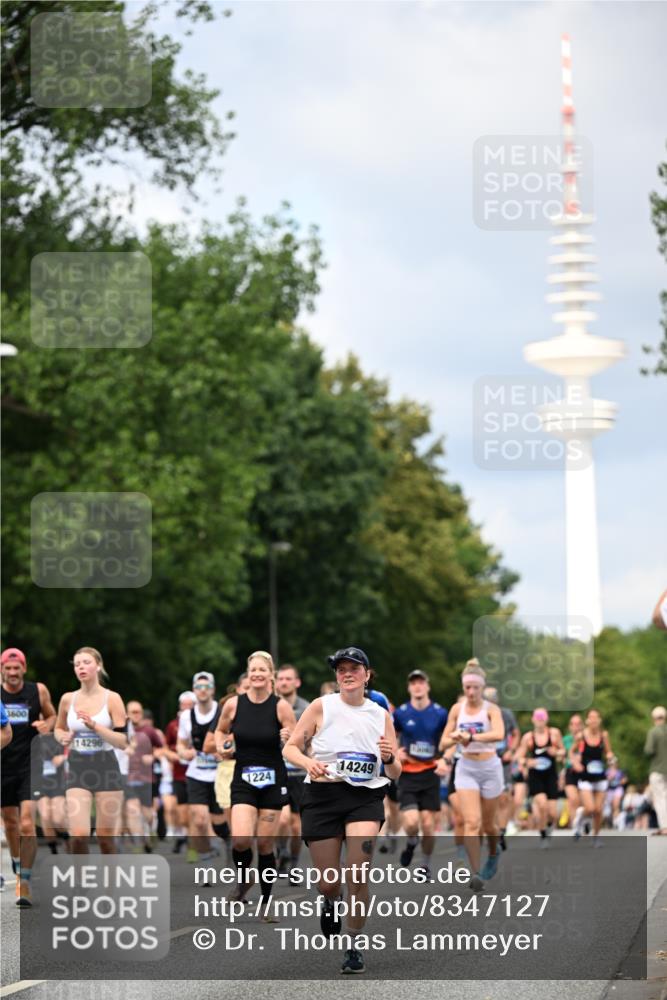 29.06.2025 - hella hamburg halbmarathon Dr. Thomas Lammeyer http://msf.ph/oto/8347127 29.06.2025 10:40:40 Kennedybrücke 1008, 1010, 1102, 1183, 1224, 1284, 3243, 3401, 3699, 3990, 4245, 4902, 4937, 5171, 5246, 5540, 5747, 5809, 5919, 6184, 6417, 8530, 8581, 9229, 9295, 9432, 9694, 9701, 10487, 10531, 10577, 10984 meine-sportfotos.de