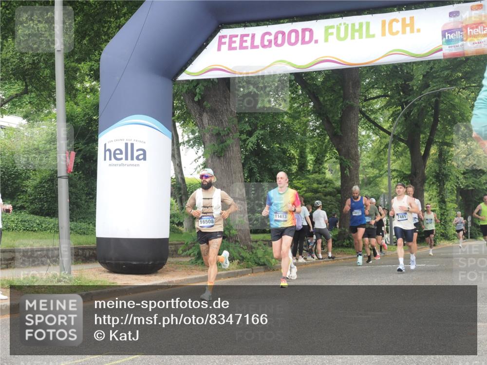 29.06.2025 - hella hamburg halbmarathon KatJ http://msf.ph/oto/8347166 29.06.2025 10:20:19 Zwischen KM18-KM19 3201, 7055 meine-sportfotos.de