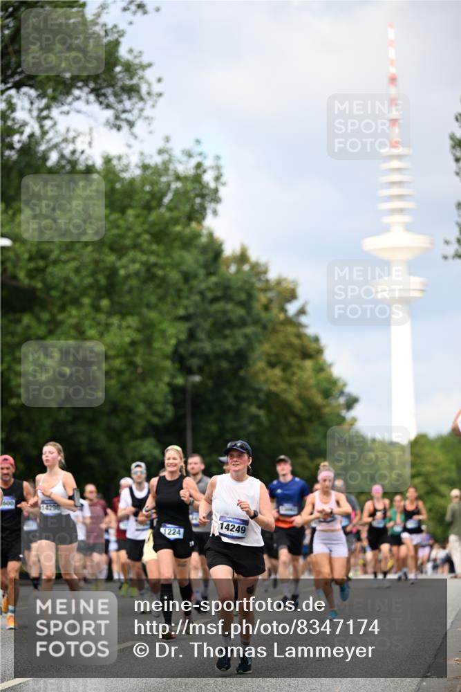29.06.2025 - hella hamburg halbmarathon Dr. Thomas Lammeyer http://msf.ph/oto/8347174 29.06.2025 10:40:40 Kennedybrücke 1008, 1010, 1102, 1183, 1224, 1284, 3243, 3401, 3699, 3990, 4245, 4902, 4937, 5171, 5246, 5540, 5747, 5809, 5919, 6184, 6417, 8530, 8581, 9229, 9295, 9432, 9694, 9701, 10487, 10531, 10577, 10984 meine-sportfotos.de