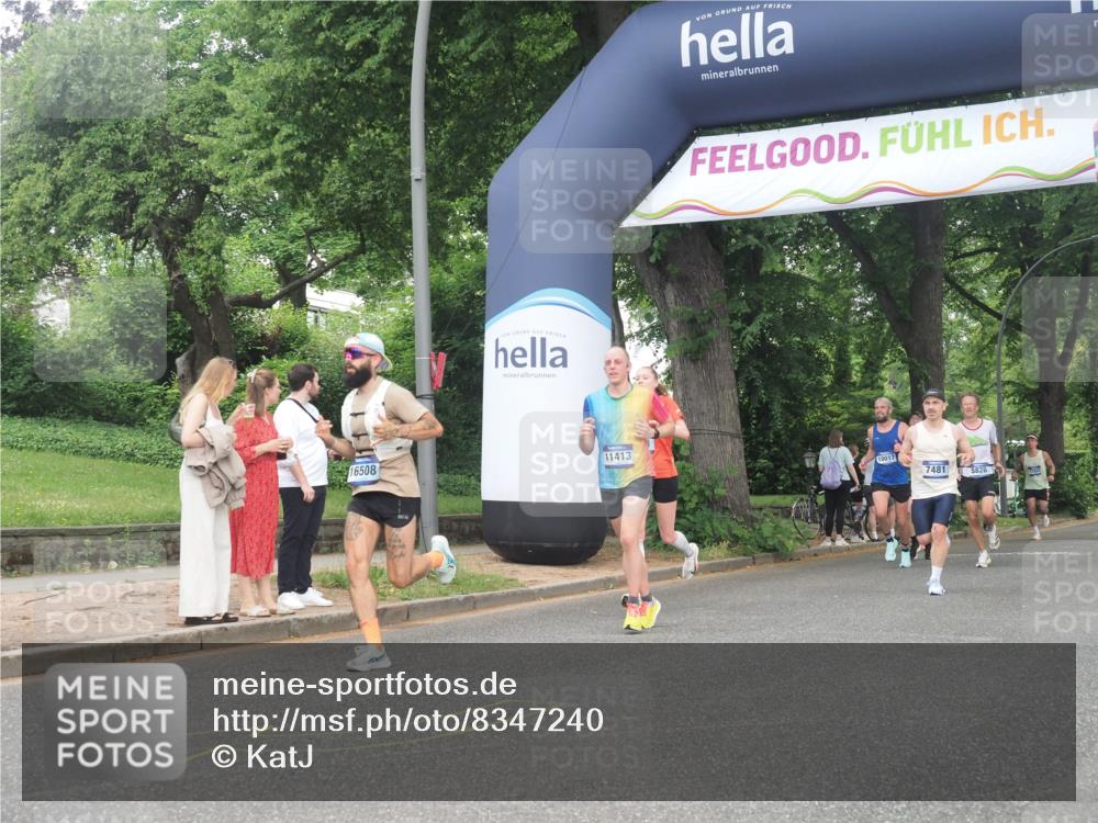 29.06.2025 - hella hamburg halbmarathon KatJ http://msf.ph/oto/8347240 29.06.2025 10:20:20 Zwischen KM18-KM19 3201, 7481 meine-sportfotos.de
