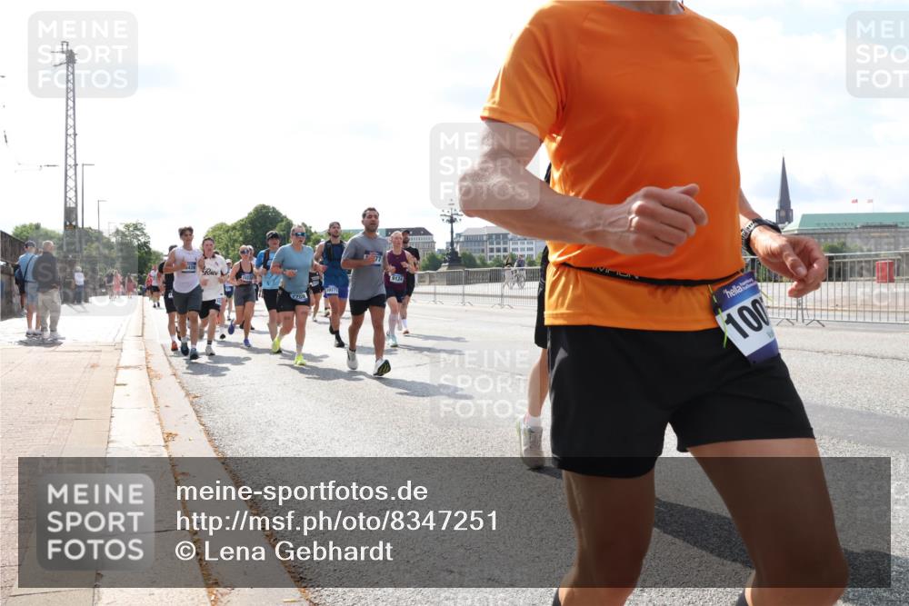 29.06.2025 - hella hamburg halbmarathon Lena Gebhardt http://msf.ph/oto/8347251 29.06.2025 10:00:57 Lombardsbrücke 7, 68, 10271, 9124, 100, 1130, 1420, 1568, 1583, 1611, 1726, 2236, 2354, 2363, 2474, 2490, 2936, 2982, 3059, 3141, 3625, 3740, 3794, 3983, 4068, 4238, 4579, 4616, 4708, 4767, 4945, 5033, 5418, 5643, 5870, 6138, 6147, 6443, 6487, 6531, 6714, 6757, 6835, 7658, 7757, 7759, 7761, 8045, 8046, 8255, 8326, 8478, 8632, 8923, 9124, 9553, 9555, 9577, 9932, 10074, 10188, 10271, 10599 meine-sportfotos.de