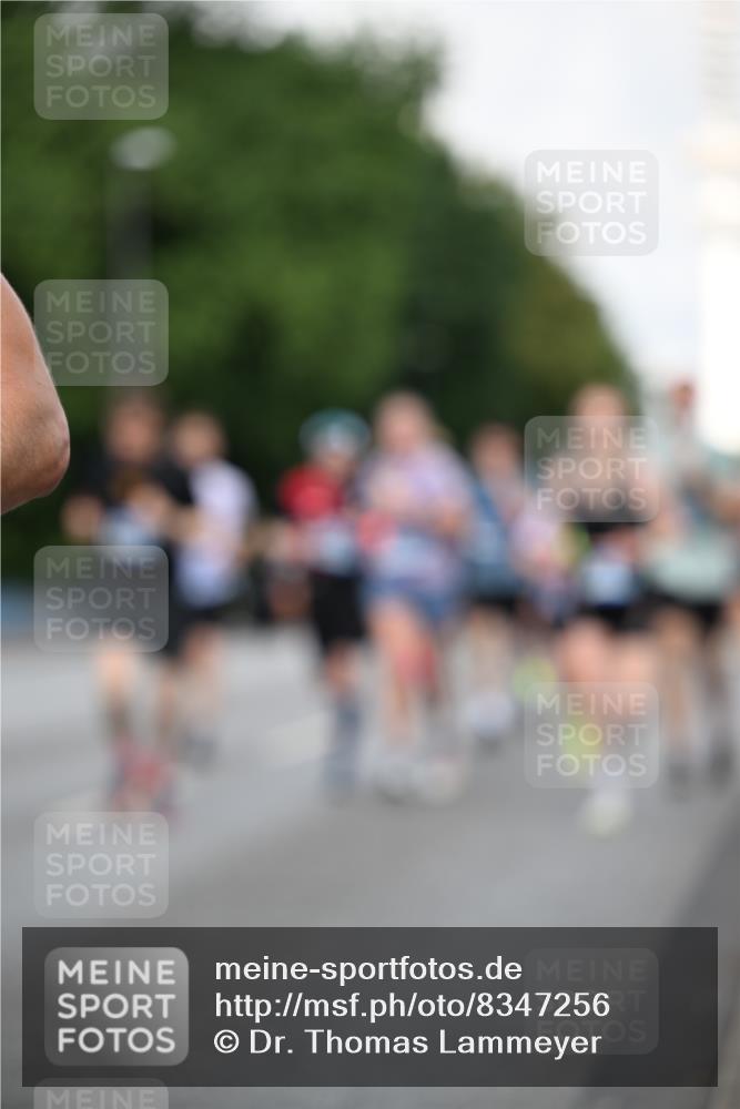 29.06.2025 - hella hamburg halbmarathon Dr. Thomas Lammeyer http://msf.ph/oto/8347256 29.06.2025 09:56:12 Kennedybrücke 1139, 1169, 1220, 1415, 1512, 1604, 2233, 3109, 3124, 3305, 4080, 4497, 4691, 4915, 5007, 5011, 5477, 6373, 7067, 7191, 7432, 7451, 7865, 7961, 8467, 8852, 9444, 10099, 10251, 10493, 10741, 10796 meine-sportfotos.de