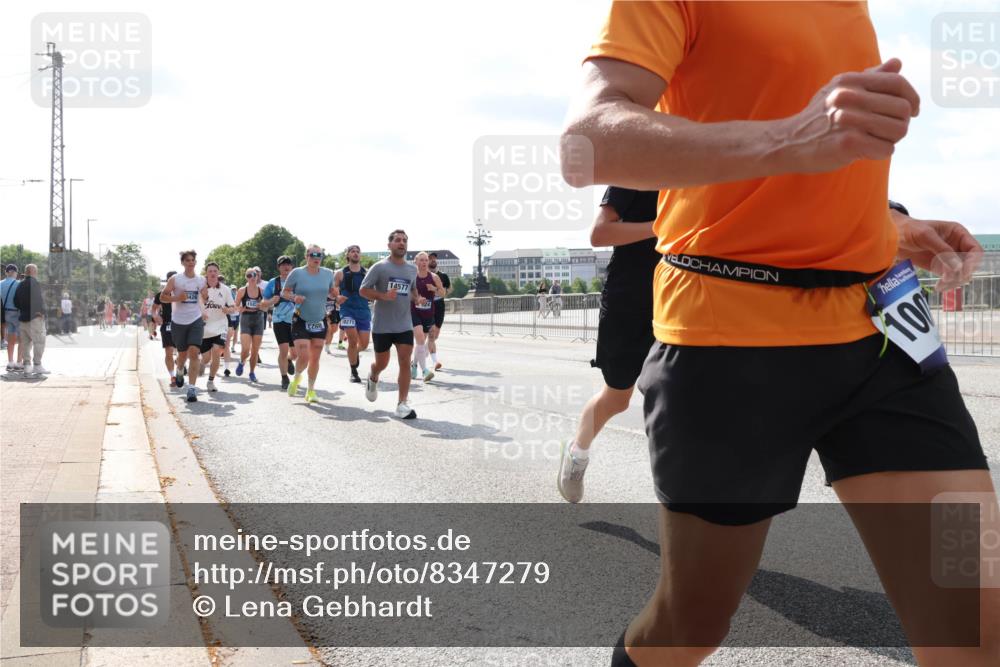 29.06.2025 - hella hamburg halbmarathon Lena Gebhardt http://msf.ph/oto/8347279 29.06.2025 10:00:57 Lombardsbrücke 1426, 152, 68, 10271, 14577, 10, 1130, 1420, 1568, 1583, 1611, 1726, 2236, 2354, 2363, 2474, 2490, 2936, 2982, 3059, 3141, 3625, 3740, 3794, 3983, 4068, 4238, 4579, 4616, 4708, 4767, 4945, 5033, 5418, 5643, 5870, 6138, 6147, 6443, 6487, 6531, 6714, 6757, 6835, 7658, 7757, 7759, 7761, 8045, 8046, 8255, 8326, 8478, 8632, 8923, 9124, 9553, 9555, 9577, 9932, 10074, 10188, 10271, 10599 meine-sportfotos.de