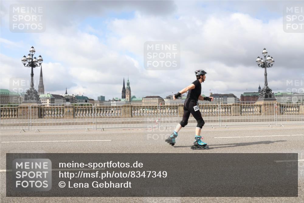 29.06.2025 - hella hamburg halbmarathon Lena Gebhardt http://msf.ph/oto/8347349 29.06.2025 09:09:10 Lombardsbrücke  meine-sportfotos.de
