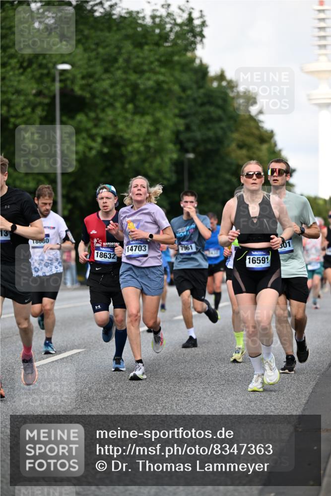 29.06.2025 - hella hamburg halbmarathon Dr. Thomas Lammeyer http://msf.ph/oto/8347363 29.06.2025 09:56:13 Kennedybrücke 1139, 1169, 1220, 1415, 1468, 1512, 1604, 2233, 3109, 3124, 3305, 4080, 4497, 4691, 4915, 5007, 5011, 5477, 6373, 7067, 7191, 7432, 7451, 7865, 7961, 8467, 8852, 9444, 10099, 10251, 10493, 10741, 10796 meine-sportfotos.de