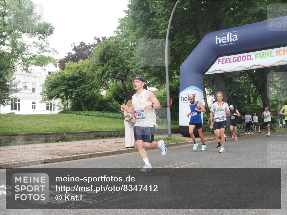 29.06.2025 - hella hamburg halbmarathon KatJ http://msf.ph/oto/8347412 29.06.2025 10:20:22 Zwischen KM18-KM19 3201, 5826, 7481 meine-sportfotos.de
