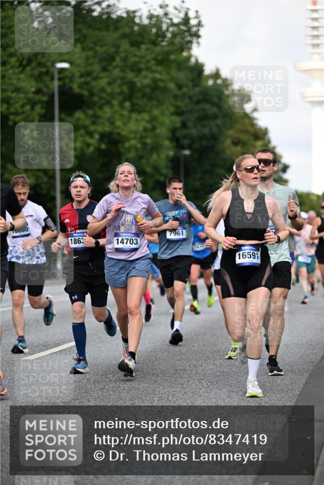 29.06.2025 - hella hamburg halbmarathon Dr. Thomas Lammeyer http://msf.ph/oto/8347419 29.06.2025 09:56:13 Kennedybrücke 1139, 1169, 1220, 1415, 1468, 1512, 1604, 2233, 3109, 3124, 3305, 4080, 4497, 4691, 4915, 5007, 5011, 5477, 6373, 7067, 7191, 7432, 7451, 7865, 7961, 8467, 8852, 9444, 10099, 10251, 10493, 10741, 10796 meine-sportfotos.de