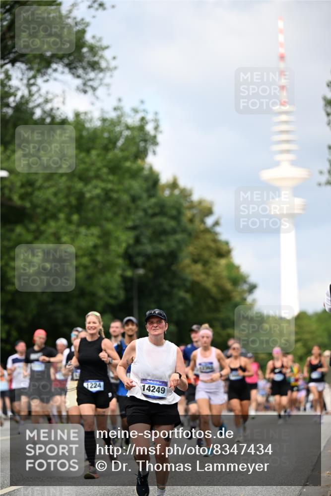 29.06.2025 - hella hamburg halbmarathon Dr. Thomas Lammeyer http://msf.ph/oto/8347434 29.06.2025 10:40:41 Kennedybrücke 1008, 1010, 1102, 1183, 1224, 1284, 3243, 3401, 3699, 3990, 4245, 4902, 4937, 5171, 5246, 5540, 5747, 5809, 5919, 6184, 6417, 7632, 8530, 8581, 9229, 9295, 9432, 9694, 9701, 9806, 10487, 10531, 10577, 10984 meine-sportfotos.de