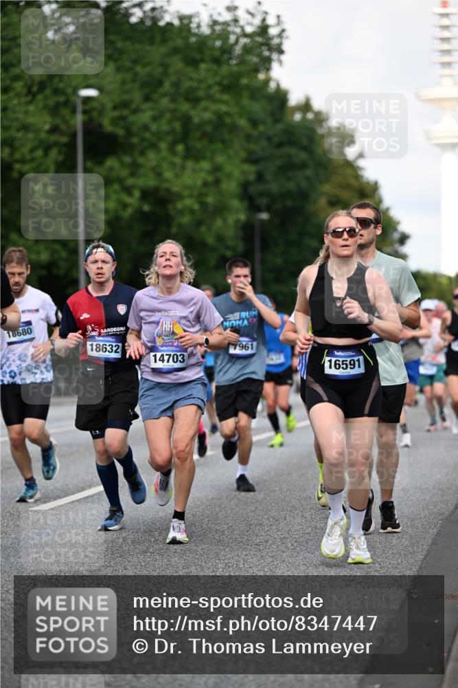 29.06.2025 - hella hamburg halbmarathon Dr. Thomas Lammeyer http://msf.ph/oto/8347447 29.06.2025 09:56:13 Kennedybrücke 1139, 1169, 1220, 1415, 1468, 1512, 1604, 2233, 3109, 3124, 3305, 4080, 4497, 4691, 4915, 5007, 5011, 5477, 6373, 7067, 7191, 7432, 7451, 7865, 7961, 8467, 8852, 9444, 10099, 10251, 10493, 10741, 10796 meine-sportfotos.de