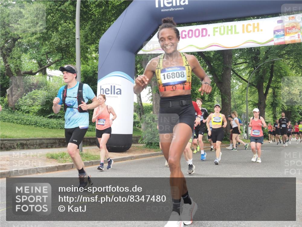29.06.2025 - hella hamburg halbmarathon KatJ http://msf.ph/oto/8347480 29.06.2025 10:49:57 Zwischen KM18-KM19 1254, 1334, 1464, 1573, 1881, 2683, 3001, 3921, 4538, 5384 meine-sportfotos.de