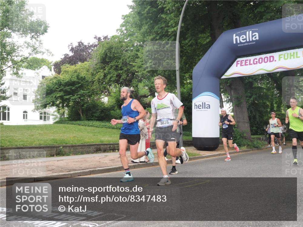 29.06.2025 - hella hamburg halbmarathon KatJ http://msf.ph/oto/8347483 29.06.2025 10:20:23 Zwischen KM18-KM19 3201, 5826, 7481 meine-sportfotos.de