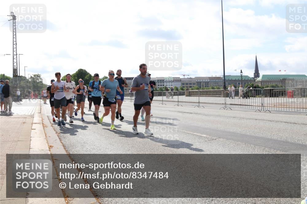 29.06.2025 - hella hamburg halbmarathon Lena Gebhardt http://msf.ph/oto/8347484 29.06.2025 10:00:57 Lombardsbrücke 18426, 68, 0271, 1130, 1420, 1568, 1583, 1611, 1726, 2236, 2354, 2363, 2474, 2490, 2936, 2982, 3059, 3141, 3625, 3740, 3794, 3983, 4068, 4238, 4579, 4616, 4708, 4767, 4945, 5033, 5418, 5643, 5870, 6138, 6147, 6443, 6487, 6531, 6714, 6757, 6835, 7658, 7757, 7759, 7761, 8045, 8046, 8255, 8326, 8478, 8632, 8923, 9124, 9553, 9555, 9577, 9932, 10074, 10188, 10271, 10599 meine-sportfotos.de