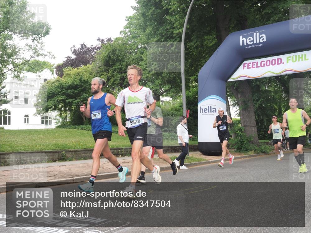 29.06.2025 - hella hamburg halbmarathon KatJ http://msf.ph/oto/8347504 29.06.2025 10:20:23 Zwischen KM18-KM19 3201, 5826, 7481 meine-sportfotos.de