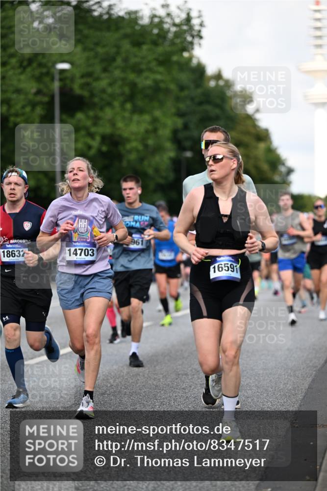29.06.2025 - hella hamburg halbmarathon Dr. Thomas Lammeyer http://msf.ph/oto/8347517 29.06.2025 09:56:14 Kennedybrücke 1139, 1169, 1220, 1415, 1468, 1512, 1604, 2233, 3109, 3124, 3305, 4080, 4497, 4691, 4915, 5007, 5011, 5477, 6373, 7067, 7191, 7432, 7451, 7865, 7961, 8467, 8852, 10099, 10251, 10741, 10796 meine-sportfotos.de