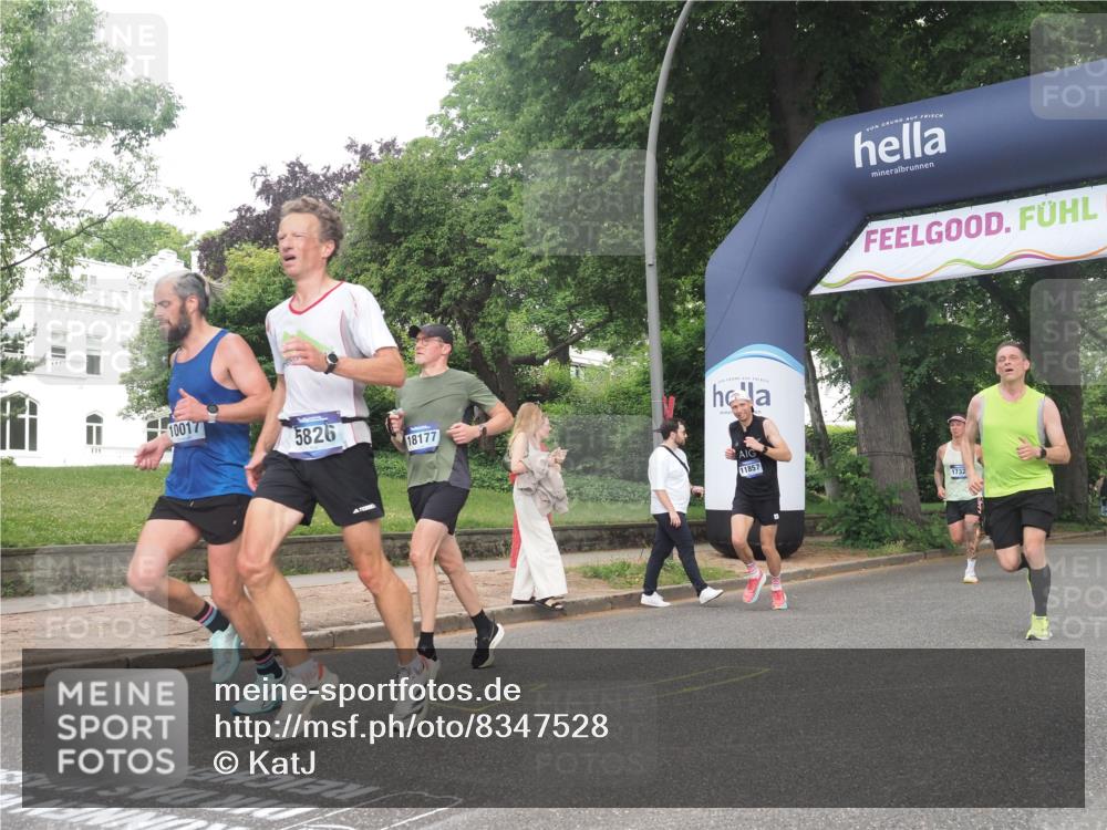 29.06.2025 - hella hamburg halbmarathon KatJ http://msf.ph/oto/8347528 29.06.2025 10:20:24 Zwischen KM18-KM19 2851, 3201, 5826, 7481 meine-sportfotos.de