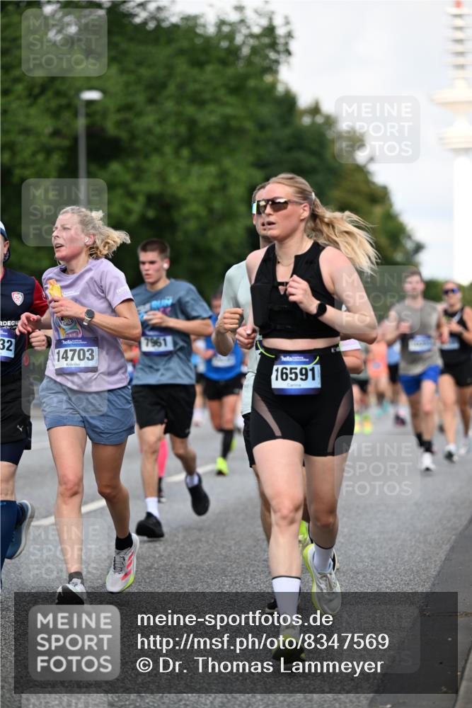 29.06.2025 - hella hamburg halbmarathon Dr. Thomas Lammeyer http://msf.ph/oto/8347569 29.06.2025 09:56:14 Kennedybrücke 1139, 1169, 1220, 1415, 1468, 1512, 1604, 2233, 3109, 3124, 3305, 4080, 4497, 4691, 4915, 5007, 5011, 5477, 6373, 7067, 7191, 7432, 7451, 7865, 7961, 8467, 8852, 10099, 10251, 10741, 10796 meine-sportfotos.de