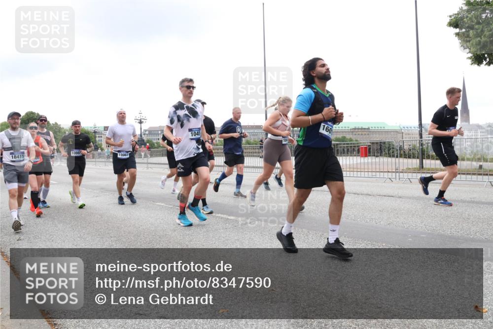 29.06.2025 - hella hamburg halbmarathon Lena Gebhardt http://msf.ph/oto/8347590 29.06.2025 10:47:52 Lombardsbrücke 1099, 18415, 19062, 1045, 184, 160, 1045, 1174, 1175, 1246, 1392, 1434, 1618, 1639, 1701, 1926, 2148, 2163, 2197, 2407, 2491, 2545, 2650, 2704, 2790, 2882, 2994, 3049, 3339, 3468, 4037, 4327, 4423, 4856, 4974, 4975, 5621, 5622, 5886, 5895, 6255, 6256, 7240, 7393, 7394, 7403, 7427, 7916, 7970, 8077, 8270, 8310, 8521, 8550, 8774, 9356, 9687, 9696, 9697, 10658, 10777, 10794, 10991, 11351, 11458, 11548, 11730, 11738, 11781, 11802, 11909, 12431 meine-sportfotos.de