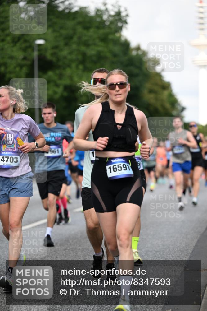 29.06.2025 - hella hamburg halbmarathon Dr. Thomas Lammeyer http://msf.ph/oto/8347593 29.06.2025 09:56:14 Kennedybrücke 1139, 1169, 1220, 1415, 1468, 1512, 1604, 2233, 3109, 3124, 3305, 4080, 4497, 4691, 4915, 5007, 5011, 5477, 6373, 7067, 7191, 7432, 7451, 7865, 7961, 8467, 8852, 10099, 10251, 10741, 10796 meine-sportfotos.de