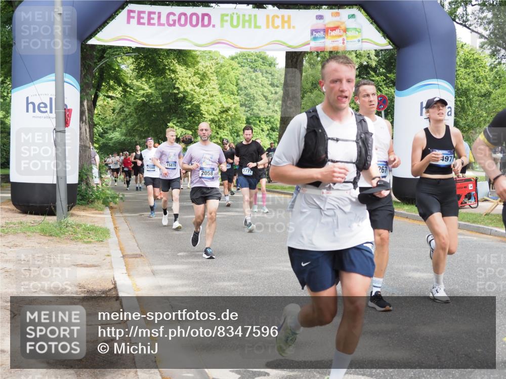 29.06.2025 - hella hamburg halbmarathon MichiJ http://msf.ph/oto/8347596 29.06.2025 10:40:45 Zwischen KM18-KM19 1267, 2771, 3334, 5077, 6723, 7509, 7918, 8335, 10263, 10549, 10724, 11009, 11333, 11689, 12607, 12910, 13297, 14239, 15061, 15497, 16467, 18418 meine-sportfotos.de