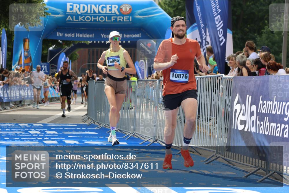 29.06.2025 - hella hamburg halbmarathon Strokosch-Dieckow http://msf.ph/oto/8347611 29.06.2025 10:32:16 Ziel 1894, 7272, 10484, 10876, 16065 meine-sportfotos.de
