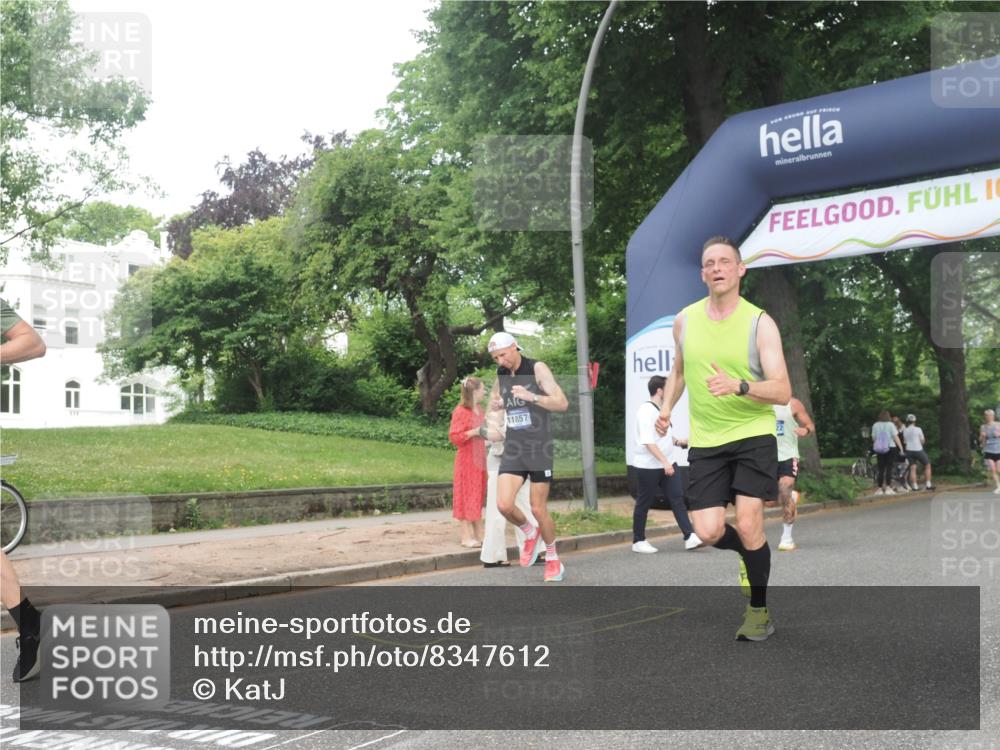 29.06.2025 - hella hamburg halbmarathon KatJ http://msf.ph/oto/8347612 29.06.2025 10:20:24 Zwischen KM18-KM19 2851, 3201, 5826, 7481 meine-sportfotos.de