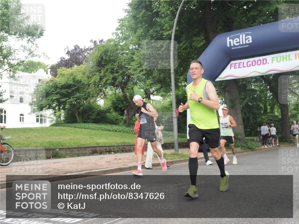29.06.2025 - hella hamburg halbmarathon KatJ http://msf.ph/oto/8347626 29.06.2025 10:20:24 Zwischen KM18-KM19 2851, 3201, 5826, 7481 meine-sportfotos.de