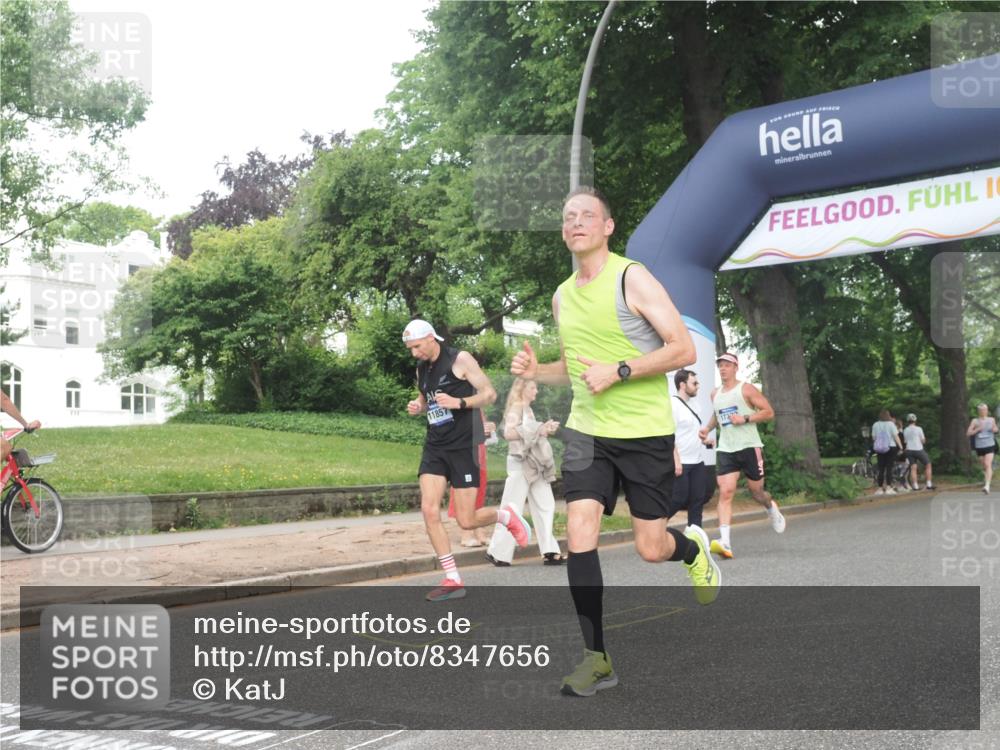 29.06.2025 - hella hamburg halbmarathon KatJ http://msf.ph/oto/8347656 29.06.2025 10:20:24 Zwischen KM18-KM19 2851, 3201, 5826, 7481 meine-sportfotos.de