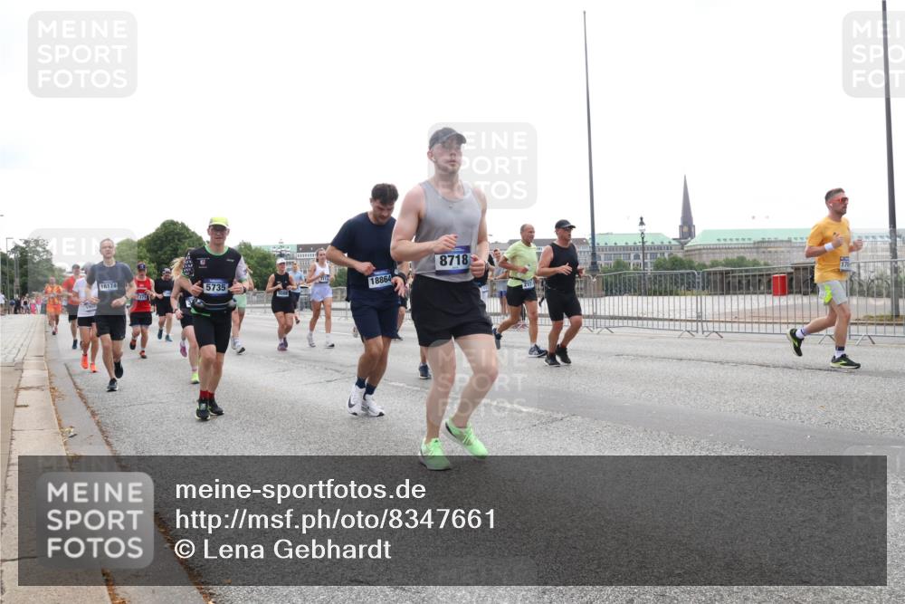 29.06.2025 - hella hamburg halbmarathon Lena Gebhardt http://msf.ph/oto/8347661 29.06.2025 10:38:32 Lombardsbrücke 16174, 7371, 5735, 18864, 8718, 56, 1196, 1394, 1457, 1596, 1721, 1742, 1791, 1901, 1966, 2113, 2151, 2498, 2576, 2660, 2693, 2786, 3010, 3094, 3095, 3216, 3242, 3286, 3323, 3338, 3635, 3636, 3716, 3726, 3777, 3841, 3927, 4028, 4139, 4155, 4159, 4259, 4260, 4316, 4414, 4883, 5085, 5089, 5155, 5300, 5617, 5684, 5713, 5735, 5913, 6199, 6200, 6695, 6696, 6751, 6875, 6930, 7117, 7118, 7148, 7165, 7263, 7371, 7552, 7561, 7692, 7849, 7868, 7914, 8367 meine-sportfotos.de