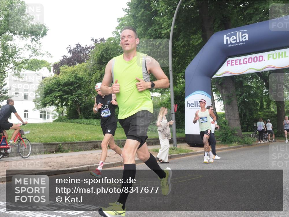 29.06.2025 - hella hamburg halbmarathon KatJ http://msf.ph/oto/8347677 29.06.2025 10:20:25 Zwischen KM18-KM19 2851, 3201, 5826, 7481 meine-sportfotos.de