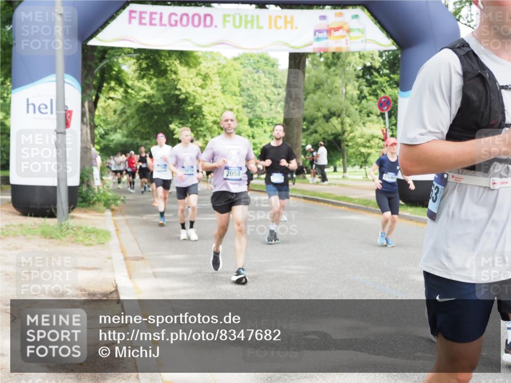 29.06.2025 - hella hamburg halbmarathon MichiJ http://msf.ph/oto/8347682 29.06.2025 10:40:46 Zwischen KM18-KM19 1267, 2058, 2771, 5077, 6723, 7509, 8335, 10263, 10549, 10724, 11009, 11333, 11689, 12607, 12910, 13297, 14239, 15061, 15497, 15879, 16467, 18418, 18666 meine-sportfotos.de